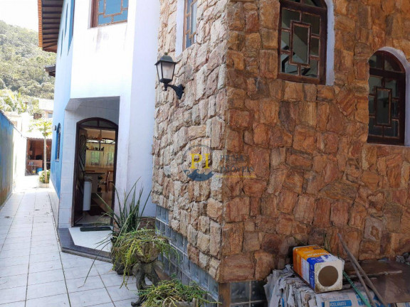 Imagem Casa com 6 Quartos à Venda, 327 m² em Canto Do Forte - Praia Grande Imagem Casa com 6 Quartos à Venda, 327 m² em Canto Do Forte - Praia Grande