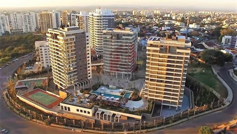 Imagem Apartamento com 3 Quartos à Venda, 236 m² em Vila Ipiranga - Porto Alegre Imagem Apartamento com 3 Quartos à Venda, 236 m² em Vila Ipiranga - Porto Alegre