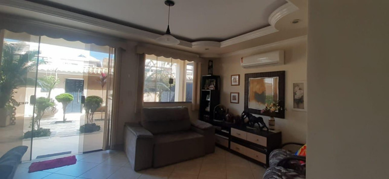 Imagem Casa com 3 Quartos à Venda, 195 m² em Campo Grande - Rio De Janeiro Imagem Casa com 3 Quartos à Venda, 195 m² em Campo Grande - Rio De Janeiro