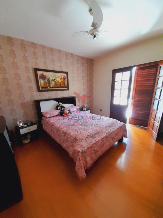 Imagem Sobrado com 4 Quartos para Alugar, 353 m² em Vila Paraíba - Guaratinguetá