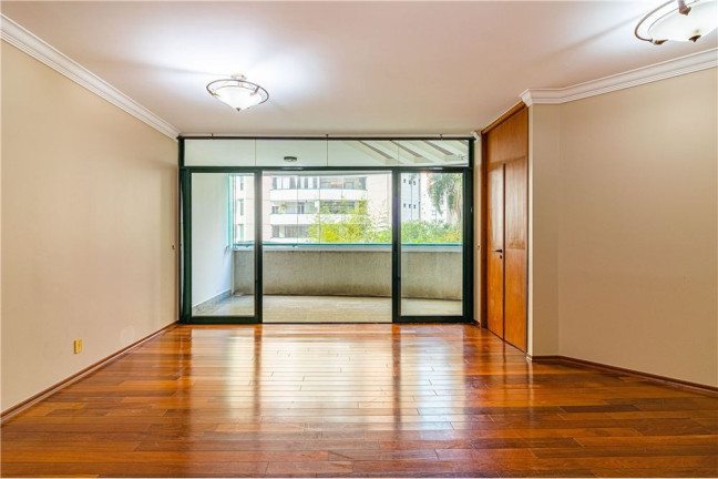 Imagem Imóvel com 4 Quartos à Venda, em Moema - São Paulo Imagem Imóvel com 4 Quartos à Venda, em Moema - São Paulo