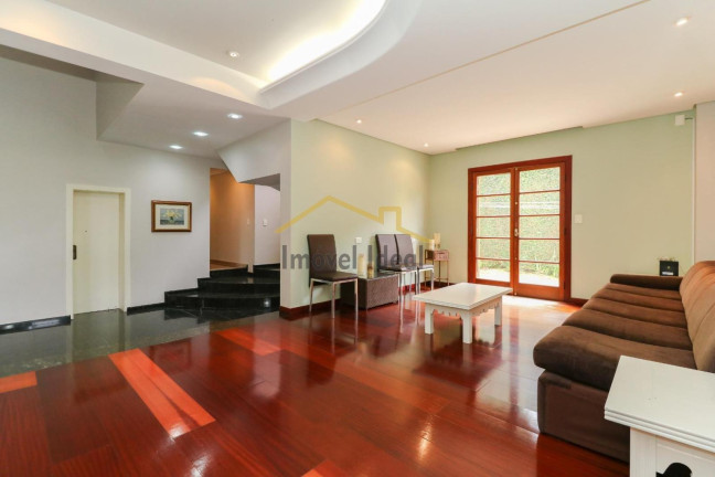 Imagem Casa com 6 Quartos à Venda, 684 m² em Santo Inácio - Curitiba Imagem Casa com 6 Quartos à Venda, 684 m² em Santo Inácio - Curitiba