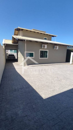 Imagem Sobrado com 3 Quartos à Venda, 248 m² em Parque Guarani - Joinville