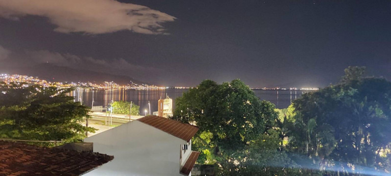 Imagem Casa à Venda, em Estreito - Florianópolis Imagem Casa à Venda, em Estreito - Florianópolis
