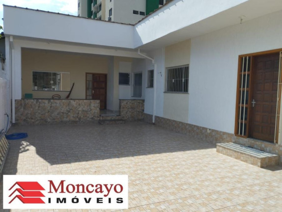 Casa com 4 Quartos à Venda, 321 m² em Centro - Caraguatatuba