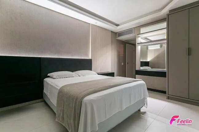 Imagem Casa com 6 Quartos à Venda, 800 m² em Jurerê Internacional - Florianópolis Imagem Casa com 6 Quartos à Venda, 800 m² em Jurerê Internacional - Florianópolis