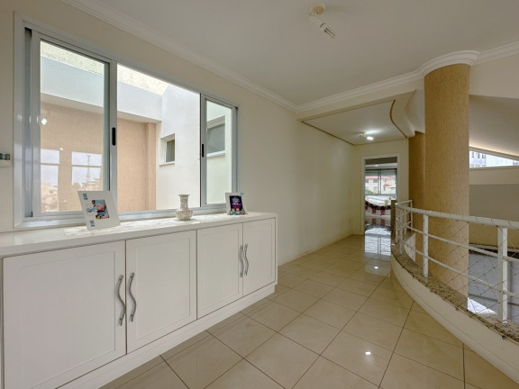 Imagem Casa com 3 Quartos à Venda, 334 m² em Capoeiras - Florianópolis