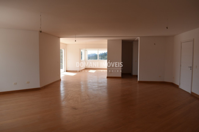 Imagem Casa com 4 Quartos à Venda, 322 m² em Região Do Alto Do Capivari - Campos Do Jordão Imagem Casa com 4 Quartos à Venda, 322 m² em Região Do Alto Do Capivari - Campos Do Jordão