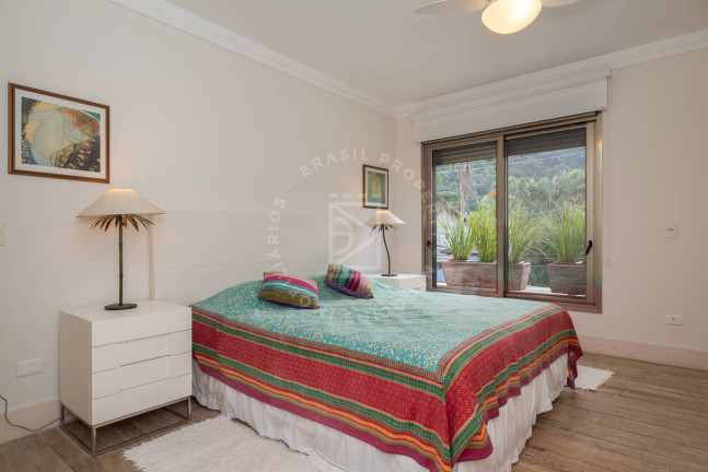 Imagem Casa com 8 Quartos à Venda, 600 m² em Tabatinga - Caraguatatuba Imagem Casa com 8 Quartos à Venda, 600 m² em Tabatinga - Caraguatatuba