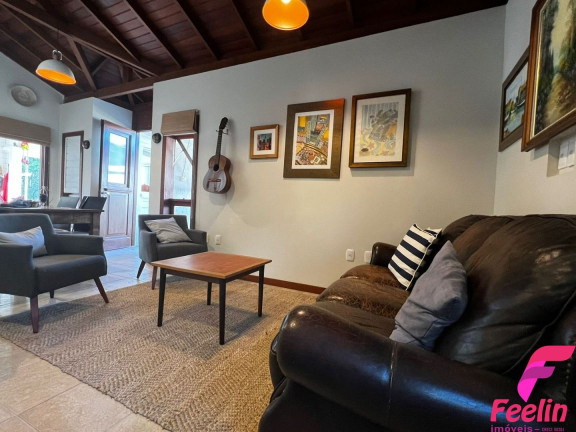 Imagem Casa com 3 Quartos à Venda, 170 m² em Rio Tavares - Florianópolis Imagem Casa com 3 Quartos à Venda, 170 m² em Rio Tavares - Florianópolis