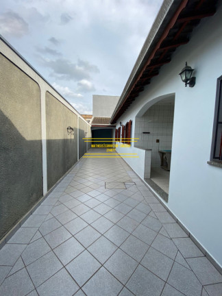 Imagem Casa com 5 Quartos à Venda, 198 m²