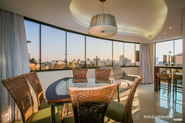 Imagem Imóvel com 3 Quartos à Venda, 111 m² em Petrópolis - Porto Alegre