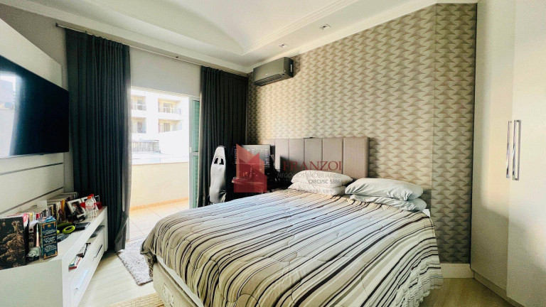 Imagem Casa com 4 Quartos à Venda, 381 m² em Vila Operária - Itajaí