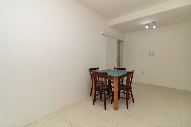 Imagem Imóvel com 1 Quarto à Venda, 28 m² em Cidade Baixa - Porto Alegre Imagem Imóvel com 1 Quarto à Venda, 28 m² em Cidade Baixa - Porto Alegre
