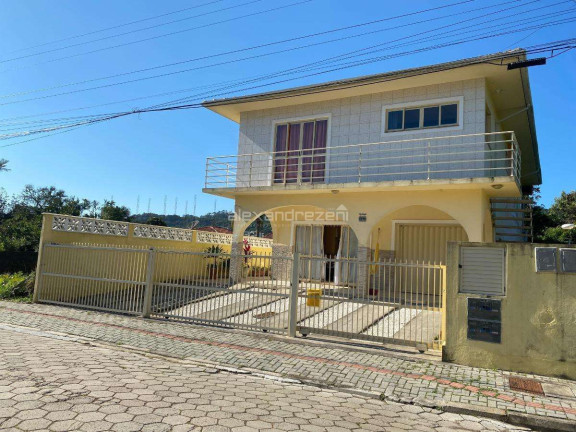 Imagem Casa com 6 Quartos à Venda, 242 m² em José Amândio - Bombinhas Imagem Casa com 6 Quartos à Venda, 242 m² em José Amândio - Bombinhas