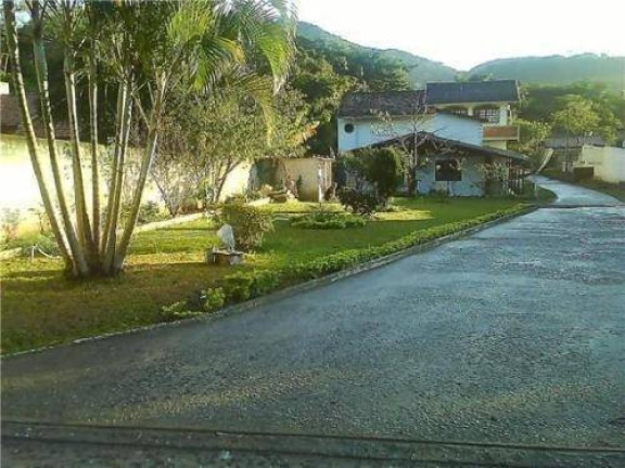 Imagem Casa com 6 Quartos à Venda, 3 m² em Rio Tavares - Florianópolis Imagem Casa com 6 Quartos à Venda, 3 m² em Rio Tavares - Florianópolis