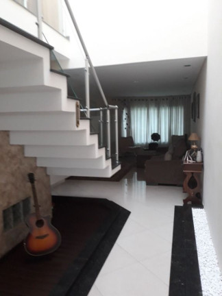 Imagem Sobrado com 3 Quartos à Venda, 312 m² em Vila Curuçá - Santo André