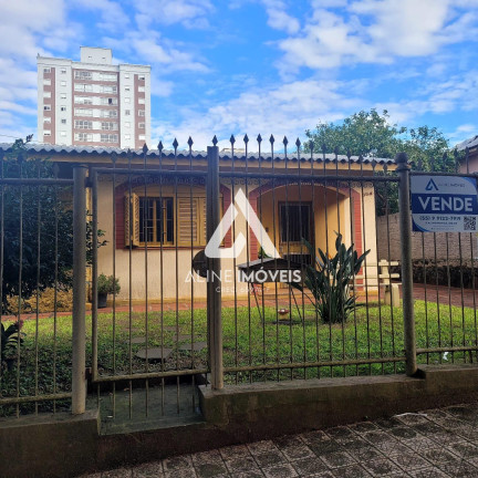 Imagem Casa com 5 Quartos à Venda, 228 m² em Centro - Cruz Alta Imagem Casa com 5 Quartos à Venda, 228 m² em Centro - Cruz Alta