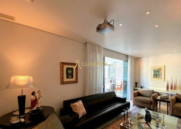 Imagem Imóvel com 4 Quartos à Venda, 230 m² em Lourdes - Belo Horizonte