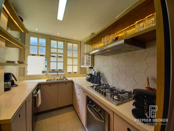 Imagem Cobertura com 3 Quartos à Venda, 84 m² em Várzea - Teresópolis
