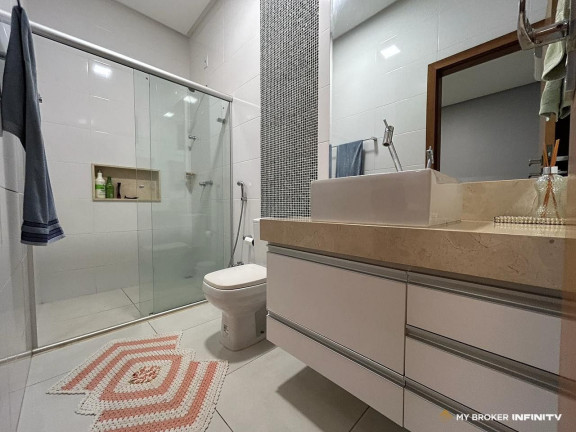 Imagem Casa com 3 Quartos à Venda, 232 m² em Goiânia 2 - Goiânia