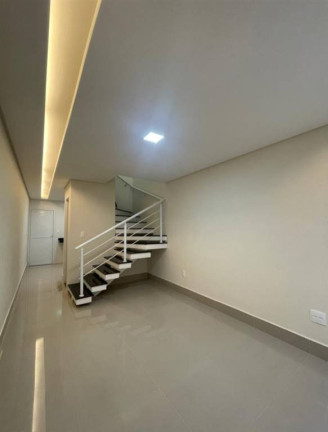 Imagem Casa com 2 Quartos à Venda, 57 m² em Vila Tupi - Praia Grande Imagem Casa com 2 Quartos à Venda, 57 m² em Vila Tupi - Praia Grande