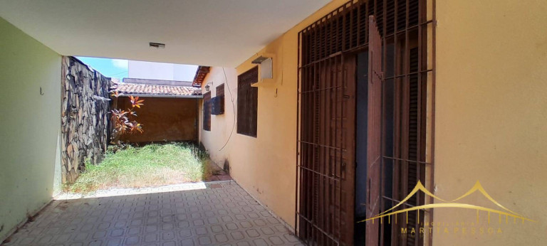 Imagem Casa com 3 Quartos à Venda, 161 m² em Candelária - Natal Imagem Casa com 3 Quartos à Venda, 161 m² em Candelária - Natal