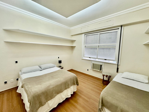 Imagem Imóvel com 4 Quartos à Venda, 215 m² em Ipanema - Rio De Janeiro Imagem Imóvel com 4 Quartos à Venda, 215 m² em Ipanema - Rio De Janeiro