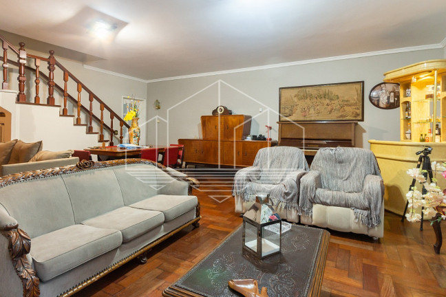Imagem Casa com 3 Quartos à Venda, 332 m² em Jardim Europa - São Paulo Imagem Casa com 3 Quartos à Venda, 332 m² em Jardim Europa - São Paulo