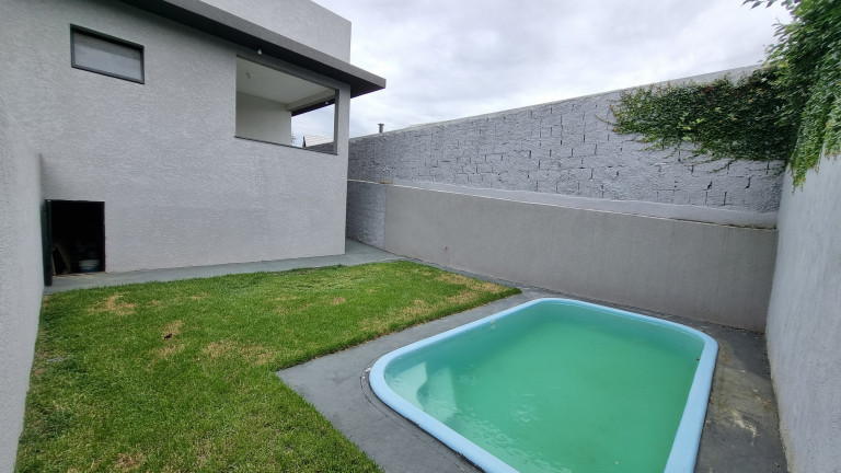 Imagem Casa com 3 Quartos à Venda, 136 m² em Jardim Dos Pinheiros - Atibaia Imagem Casa com 3 Quartos à Venda, 136 m² em Jardim Dos Pinheiros - Atibaia