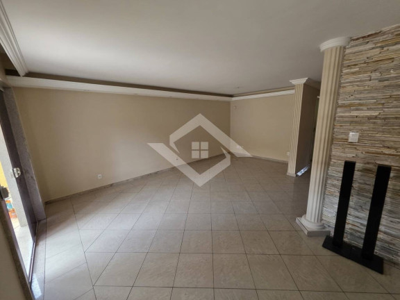 Imagem Casa com 3 Quartos para Alugar, 280 m² em Taquara - Rio De Janeiro