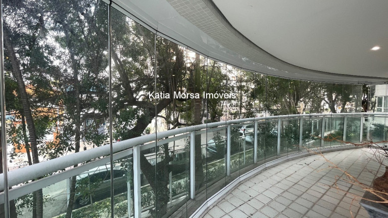 Imóvel com 4 Quartos à Venda, 438 m² em Pacaembu - São Paulo