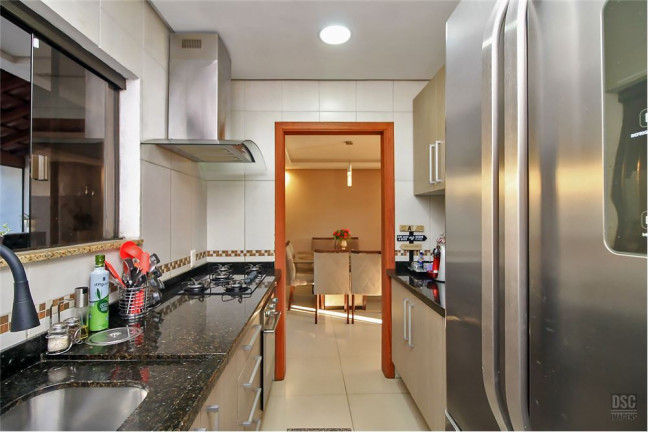 Imagem Casa com 3 Quartos à Venda, em Hípica - Porto Alegre Imagem Casa com 3 Quartos à Venda, em Hípica - Porto Alegre