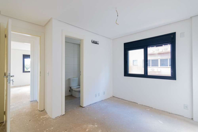 Imagem Imóvel com 3 Quartos à Venda, em Petrópolis - Porto Alegre Imagem Imóvel com 3 Quartos à Venda, em Petrópolis - Porto Alegre