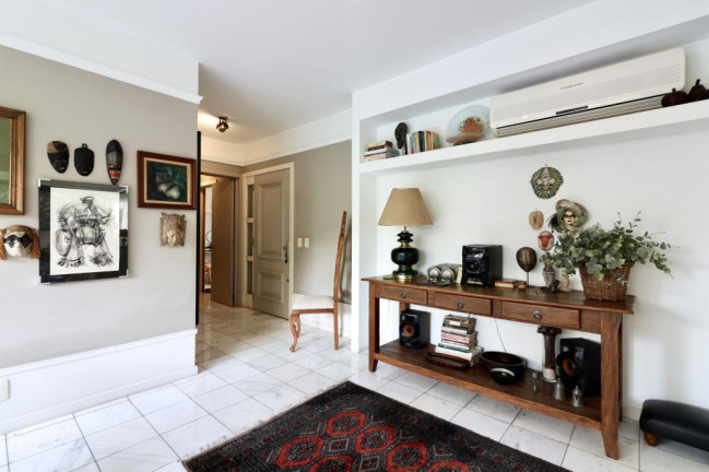 Imagem Imóvel com 3 Quartos à Venda, em Petrópolis - Porto Alegre Imagem Imóvel com 3 Quartos à Venda, em Petrópolis - Porto Alegre