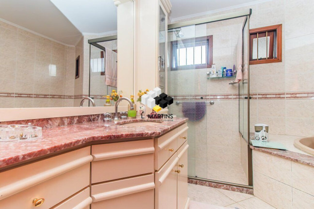 Imagem Casa com 4 Quartos à Venda, 290 m² em Petrópolis - Porto Alegre Imagem Casa com 4 Quartos à Venda, 290 m² em Petrópolis - Porto Alegre