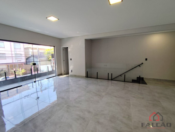 Casa com 4 Quartos à Venda, 330 m² em Boqueirão - Santos