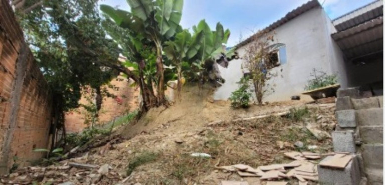 Imagem Casa com 2 Quartos à Venda, 200 m² em Industrial São Luiz - Contagem