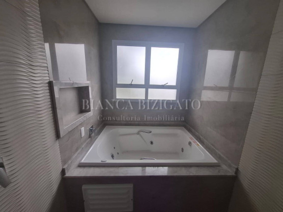 Imagem Casa com 4 Quartos à Venda, 281 m² em Uberaba - Curitiba Imagem Casa com 4 Quartos à Venda, 281 m² em Uberaba - Curitiba