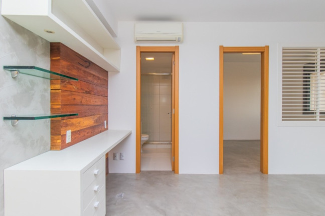 Imagem Apartamento com 1 Quarto à Venda, 56 m² em Três Figueiras - Porto Alegre