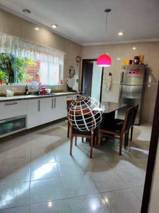 Imagem Casa com 4 Quartos à Venda, 330 m² em Vila Petrópolis - Atibaia