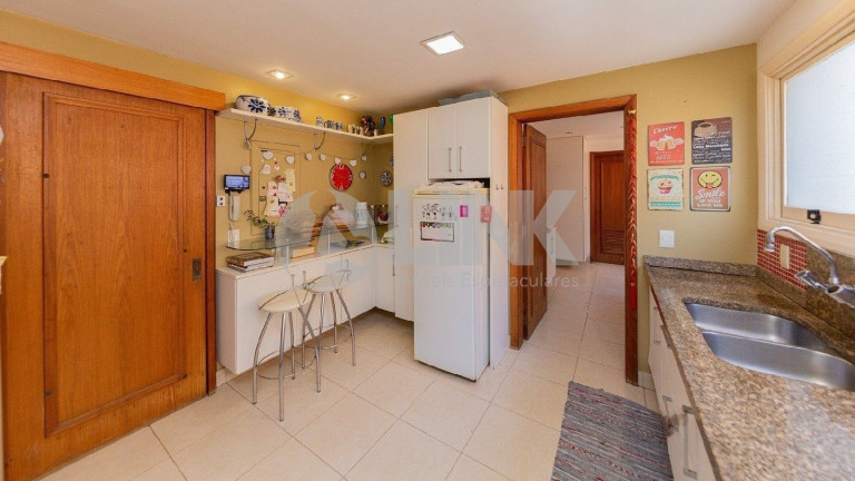 Imagem Apartamento com 3 Quartos à Venda, 246 m² em Petrópolis - Porto Alegre Imagem Apartamento com 3 Quartos à Venda, 246 m² em Petrópolis - Porto Alegre