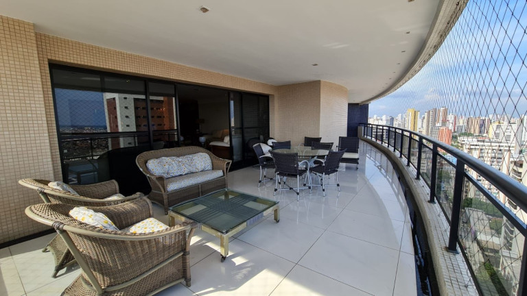 Imagem Imóvel com 4 Quartos à Venda, 385 m² em Jurunas - Belém