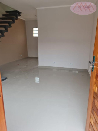 Imagem Sobrado com 2 Quartos para Alugar, 54 m² em Jardim São João - Mauá