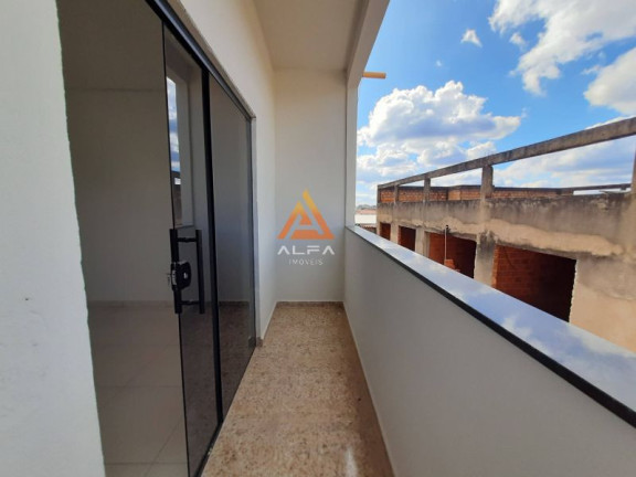 Imagem Casa com 3 Quartos à Venda, 172 m²