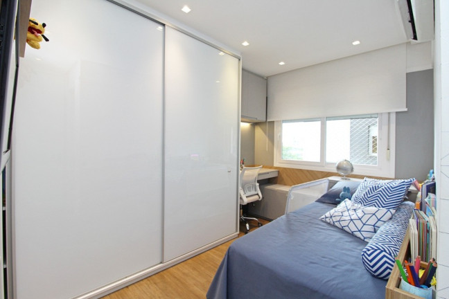 Imagem Imóvel com 3 Quartos à Venda, em Menino Deus - Porto Alegre Imagem Imóvel com 3 Quartos à Venda, em Menino Deus - Porto Alegre
