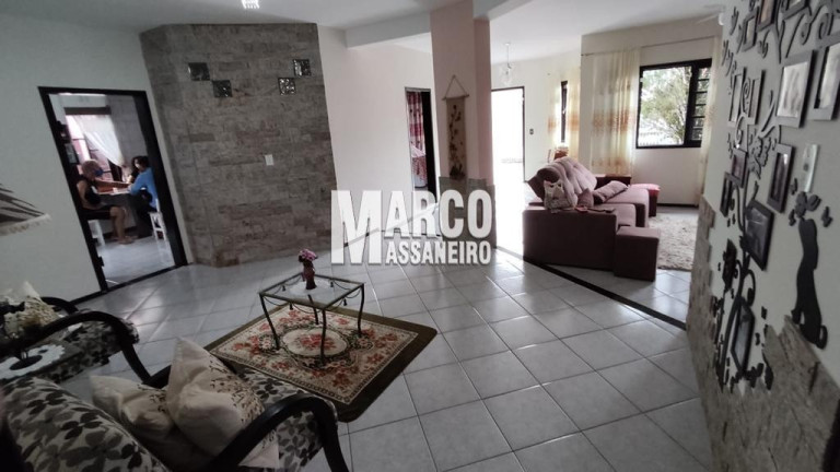 Imagem Casa com 3 Quartos à Venda, 361 m² em João Costa - Joinville Imagem Casa com 3 Quartos à Venda, 361 m² em João Costa - Joinville