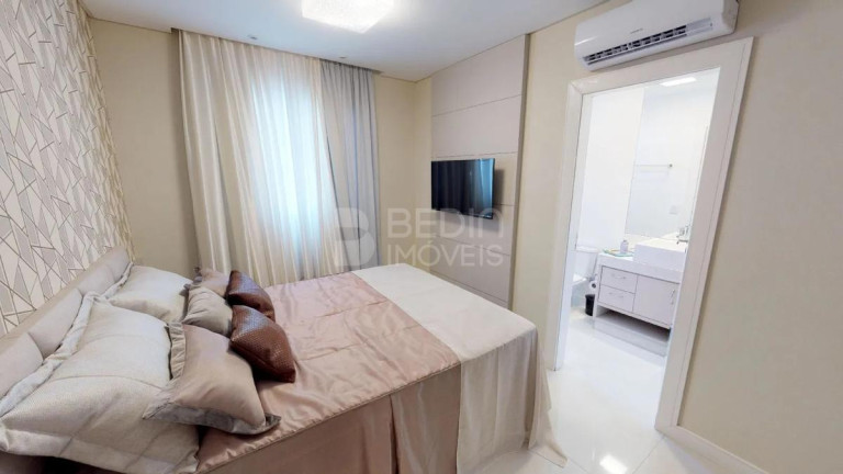 Imagem Apartamento com 3 Quartos à Venda, 131 m² em Centro - Balneário Camboriú Imagem Apartamento com 3 Quartos à Venda, 131 m² em Centro - Balneário Camboriú
