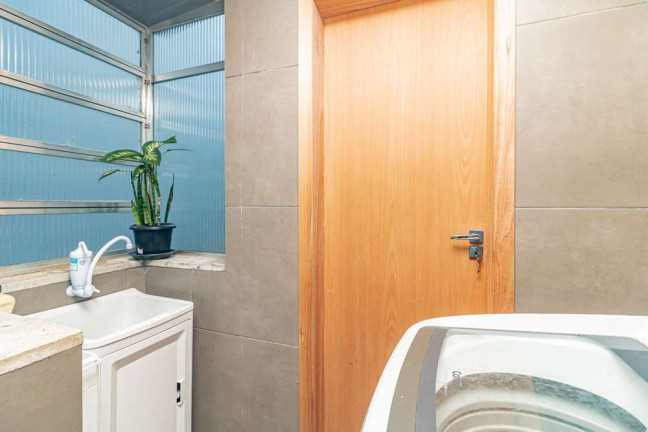 Imagem Imóvel com 3 Quartos à Venda, 170 m² em Auxiliadora - Porto Alegre