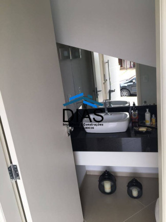 Imagem Casa com 3 Quartos à Venda, 256 m² em Centro - Araraquara Imagem Casa com 3 Quartos à Venda, 256 m² em Centro - Araraquara
